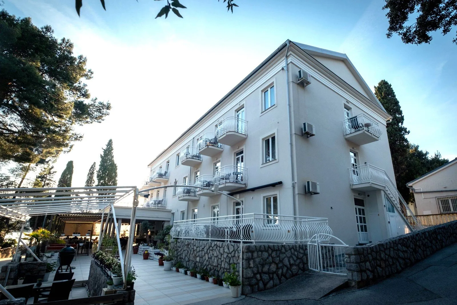 Vanjski pogled na Hotel Bor